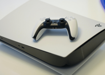 PS5 : aucune différence de performance entre le modèle de lancement et la nouvelle version plus légère