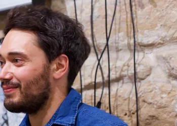 Conversation avec Mathieu Bablet, auteur de bande dessinée et directeur artistique de Cairn